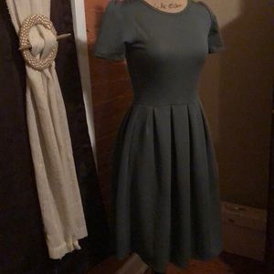 Solid grey Lularoe Amelia 🦄